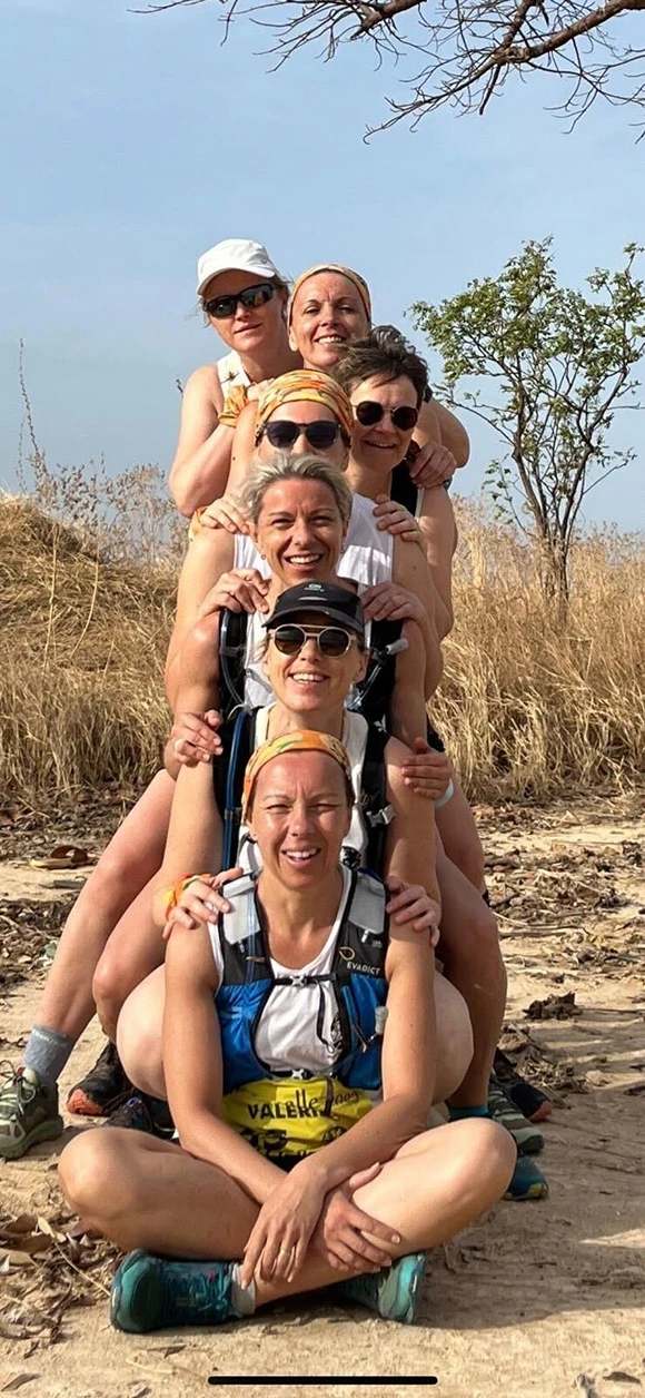 groupe de personnes après la course